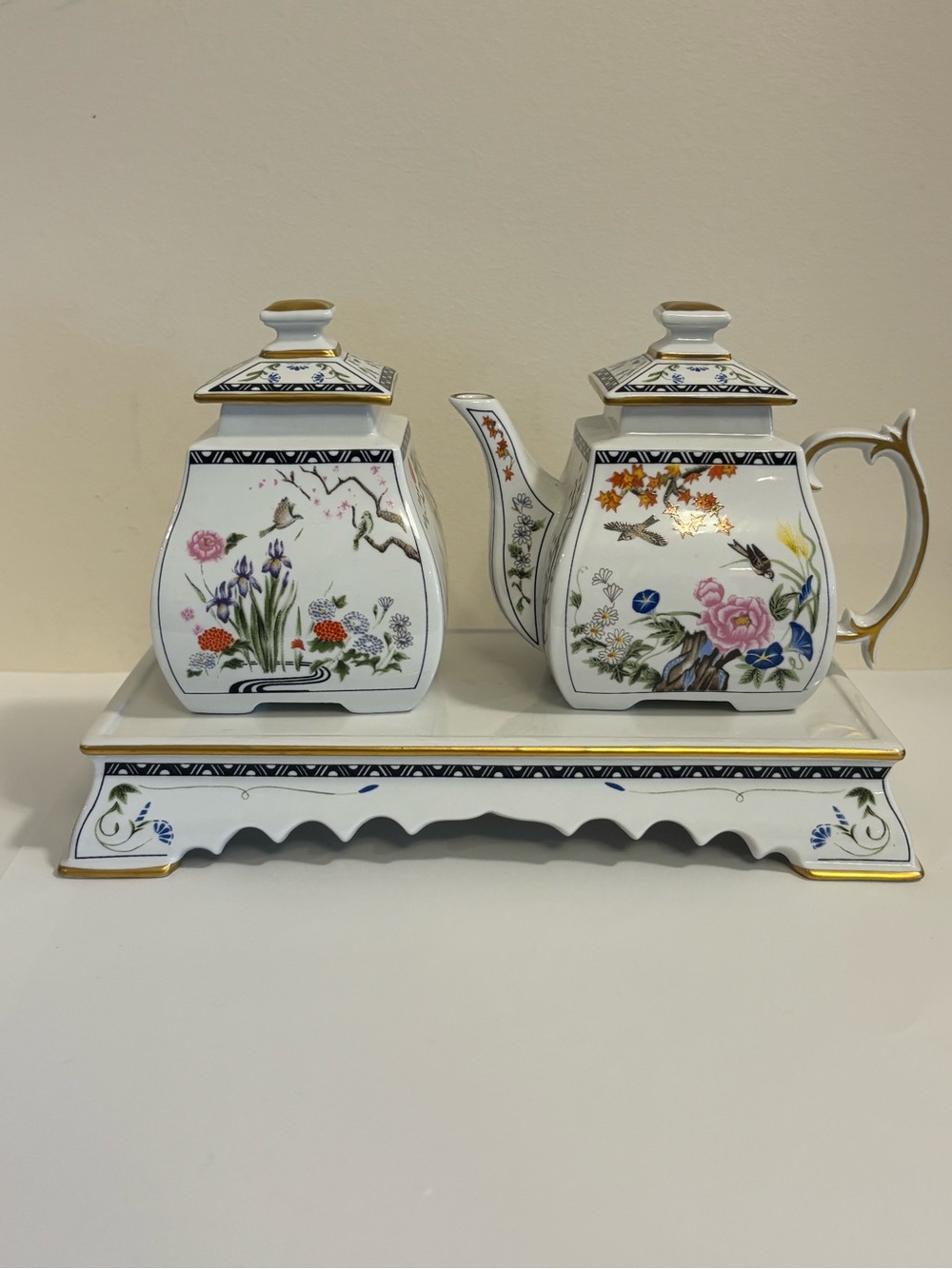 Franklin Mint Porcelain Birds and Flowers of the Orient cream and sugar set